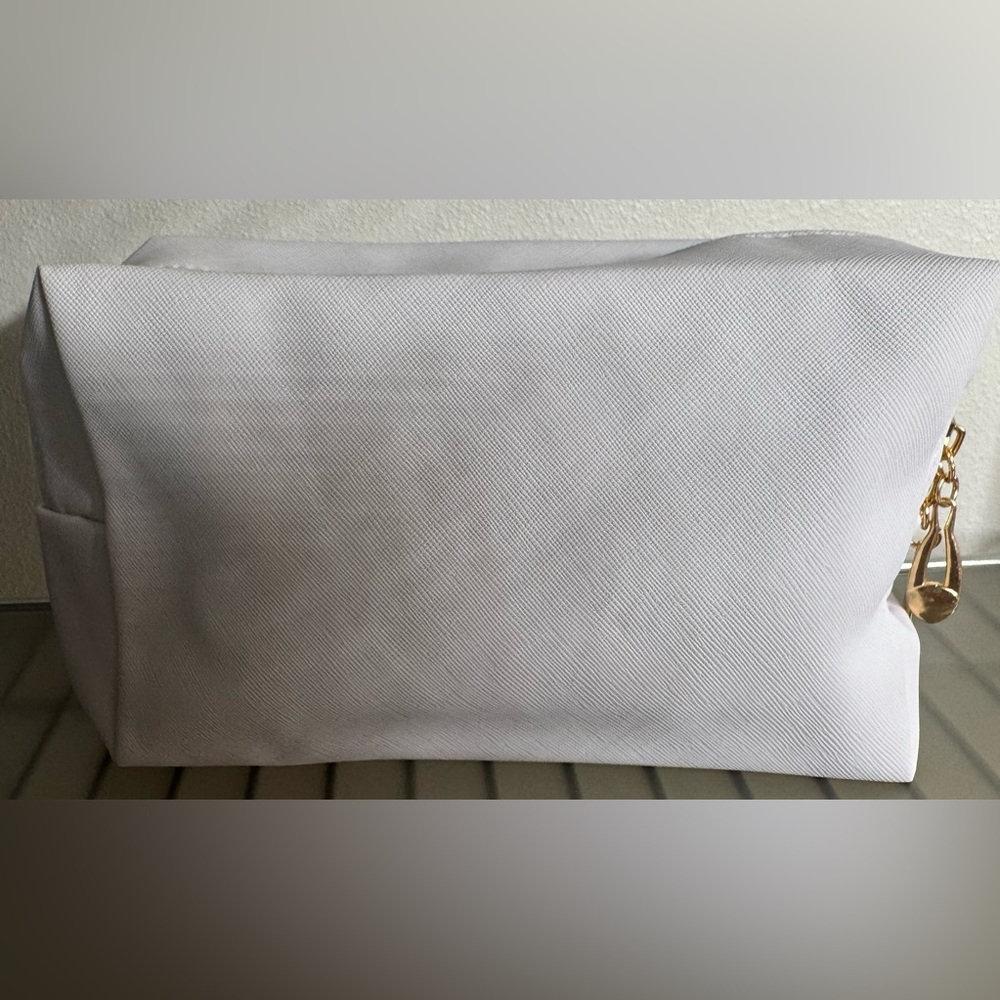 Elegant White Pearl and Crystal bride cosmetic bag gold accent - Picture 4 of 5